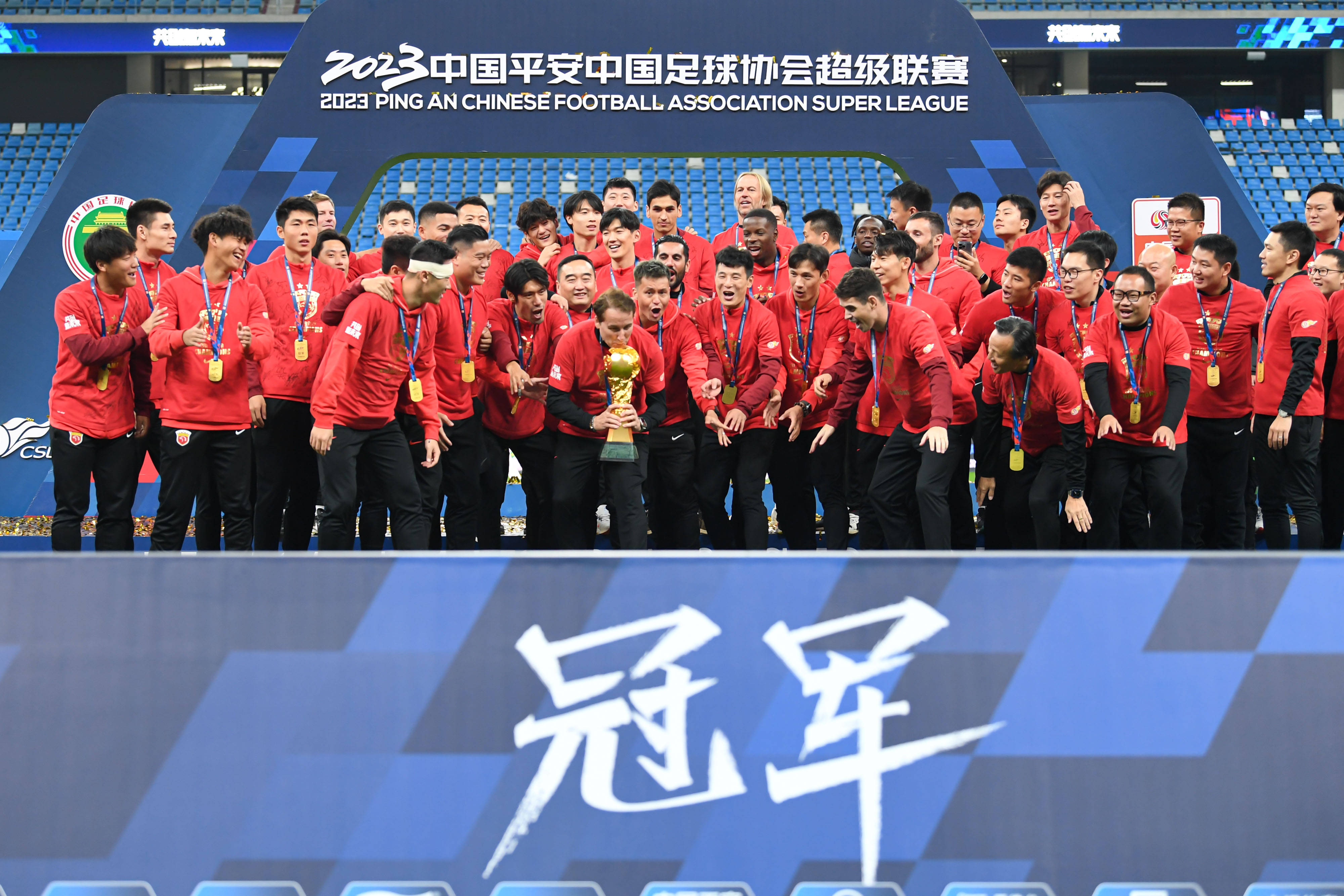 包含【赛季关键节点】哪些比赛决定冠军归属？的词条