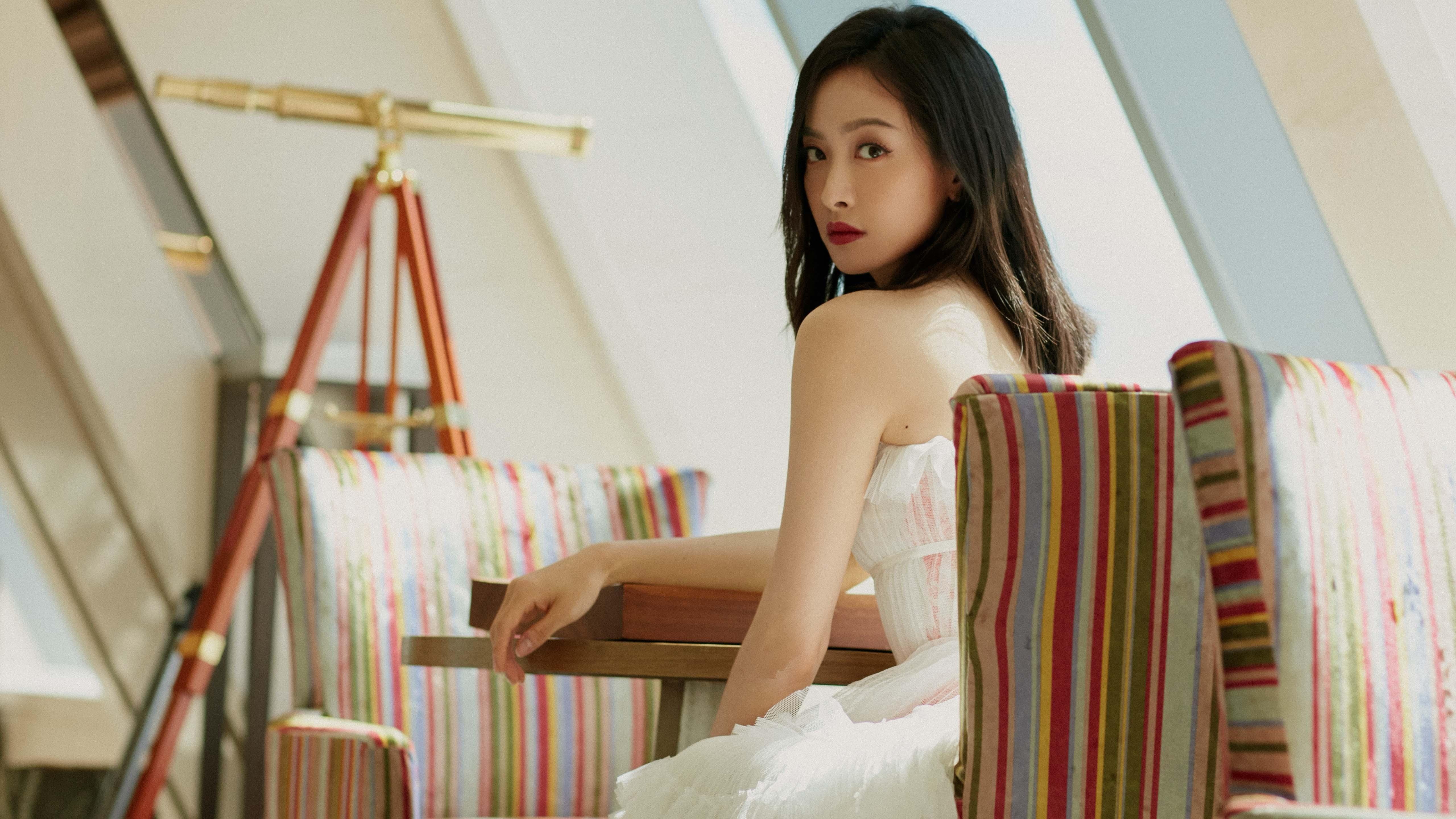 英超关键比赛，战术变化多端，亮点不断，英超各项赛事