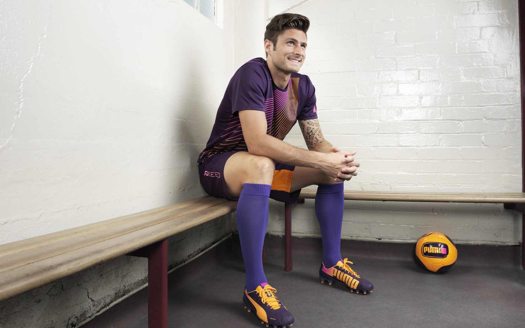 南安普顿后防球员戏耍队友获点赞,南安普顿 球队