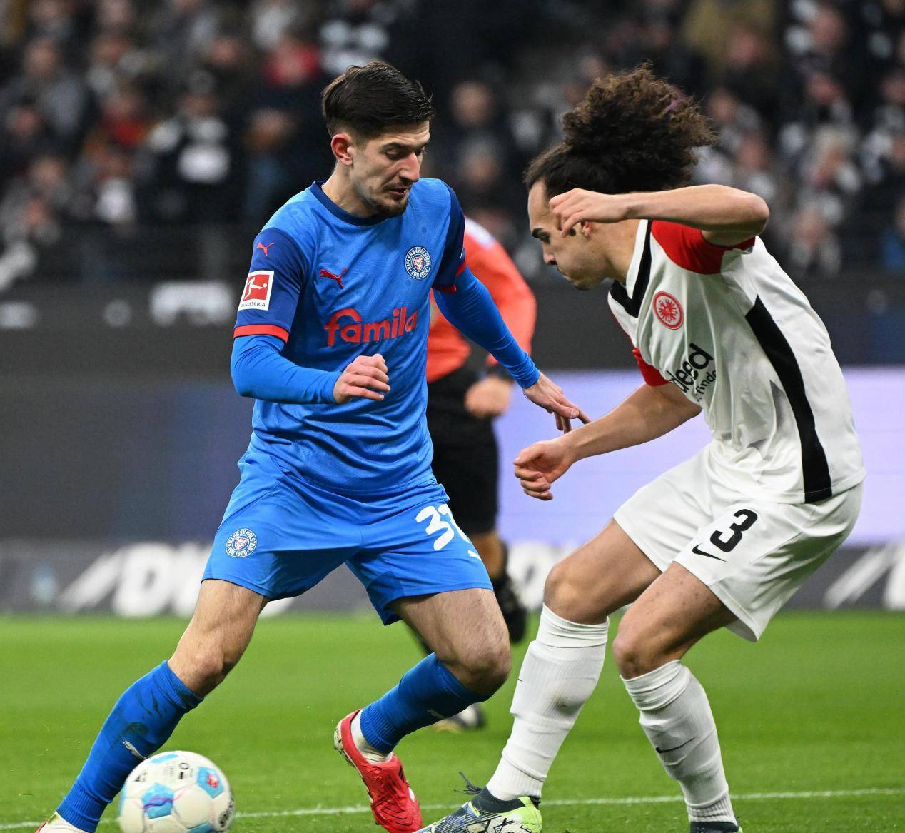 b体育下载:德甲的比赛策略：如何在高压环境下表现的简单介绍