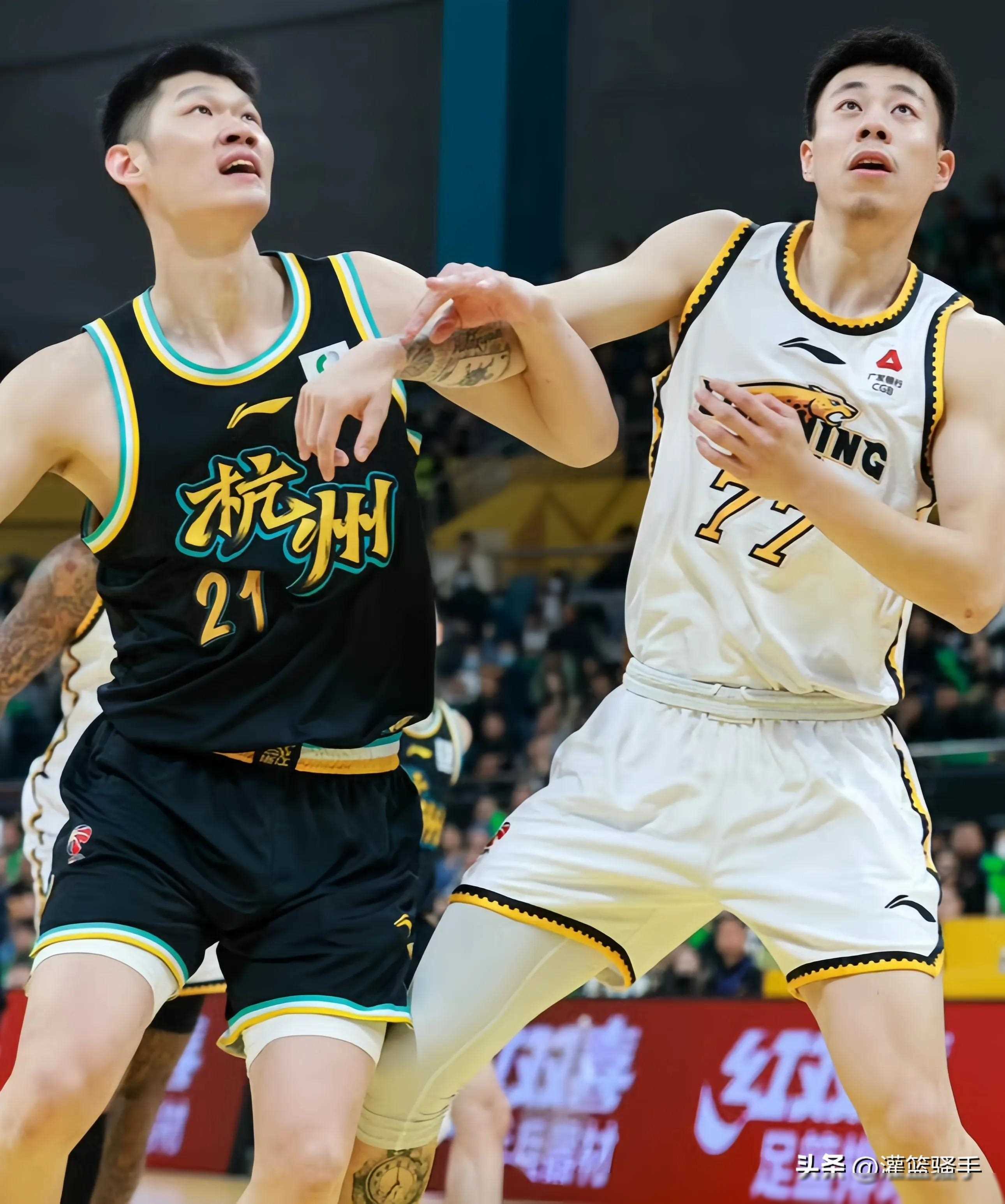 B体育官网：CBA常规赛最佳阵容揭晓，实至名归众望所归的简单介绍