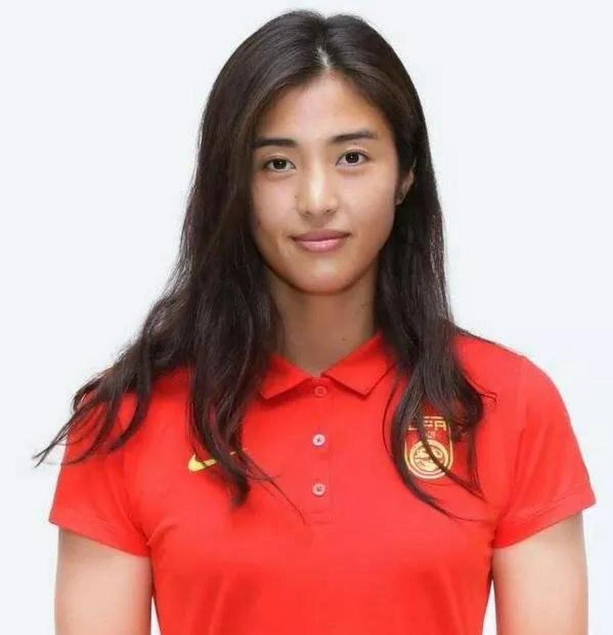 包含B体育APP:中国女足门将赵丽娜的技术特点与在国家队的作用的词条